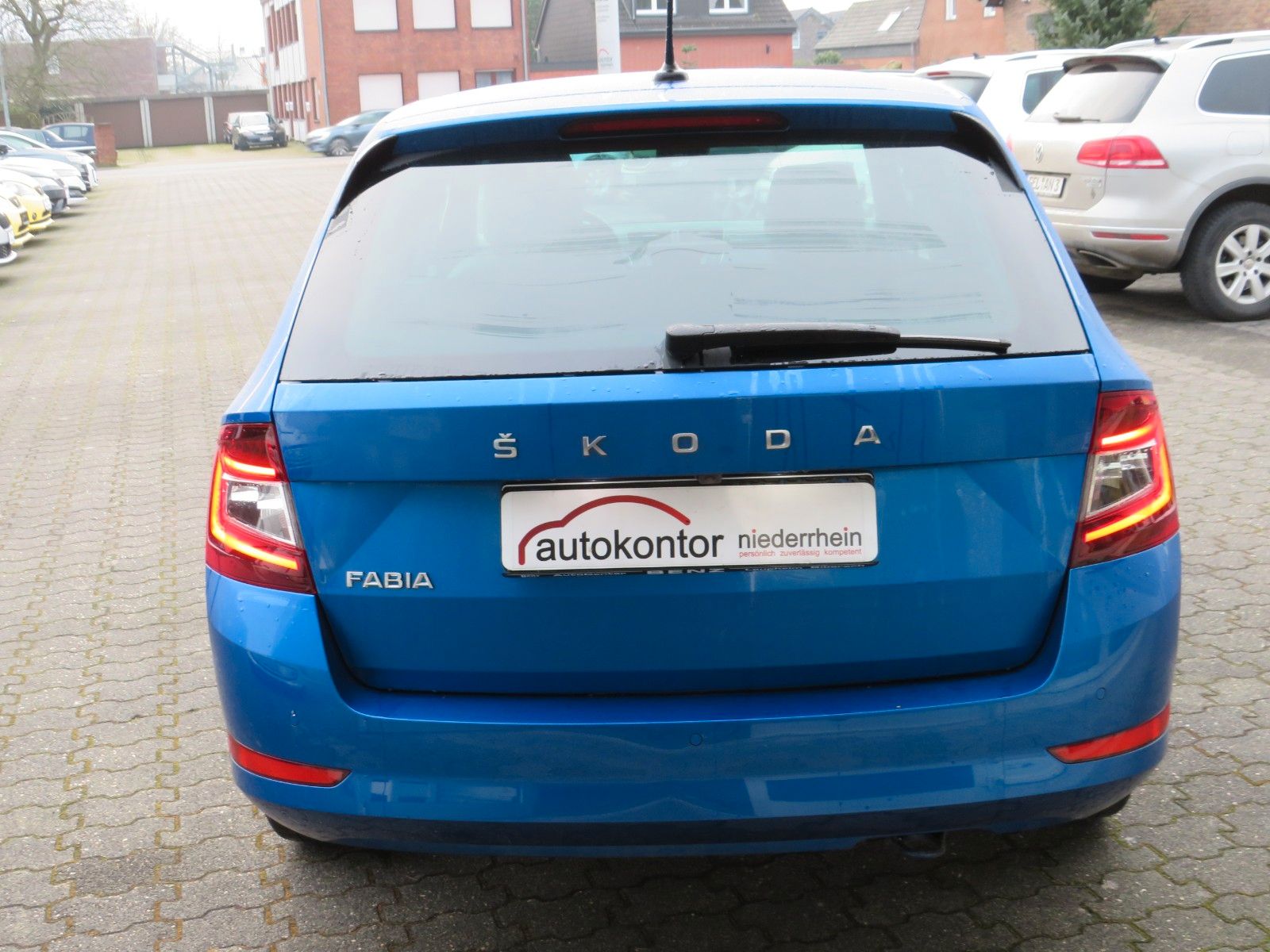 Fahrzeugabbildung SKODA Fabia Combi Style NAVI LED PDC SITZH. 17` 1.HD