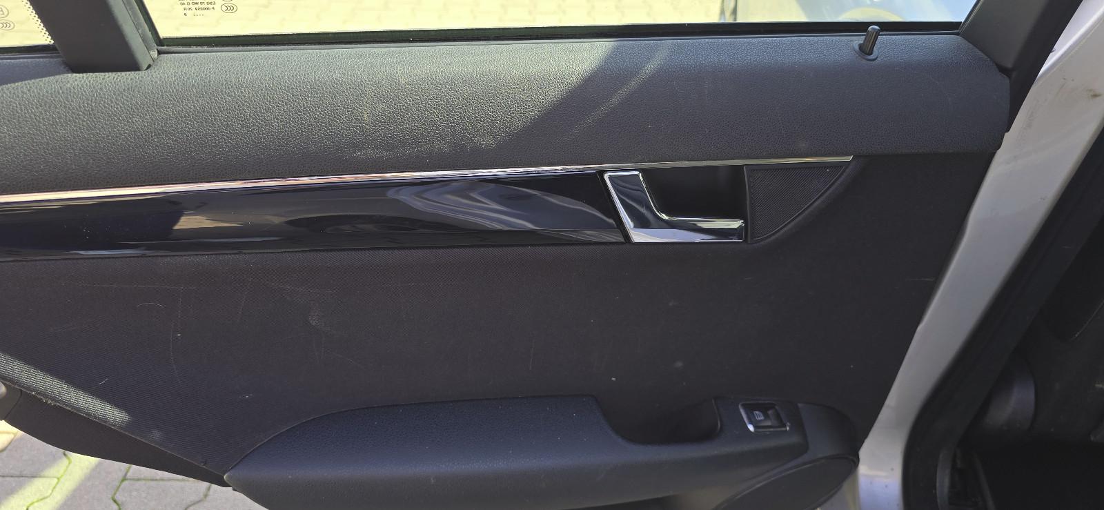 Mercedes-Benz C200 2009 — photo 13
