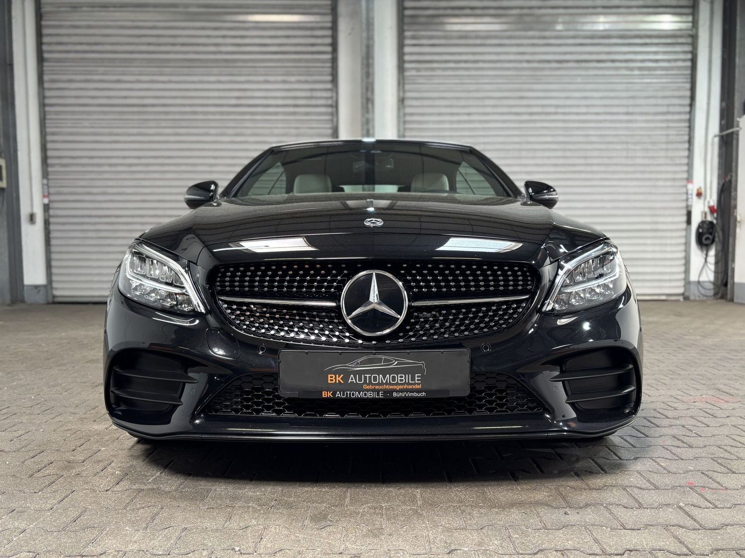 Fahrzeugabbildung Mercedes-Benz C 180 AMG Night#LED#Leder#Airscarf#Memory#Kamera