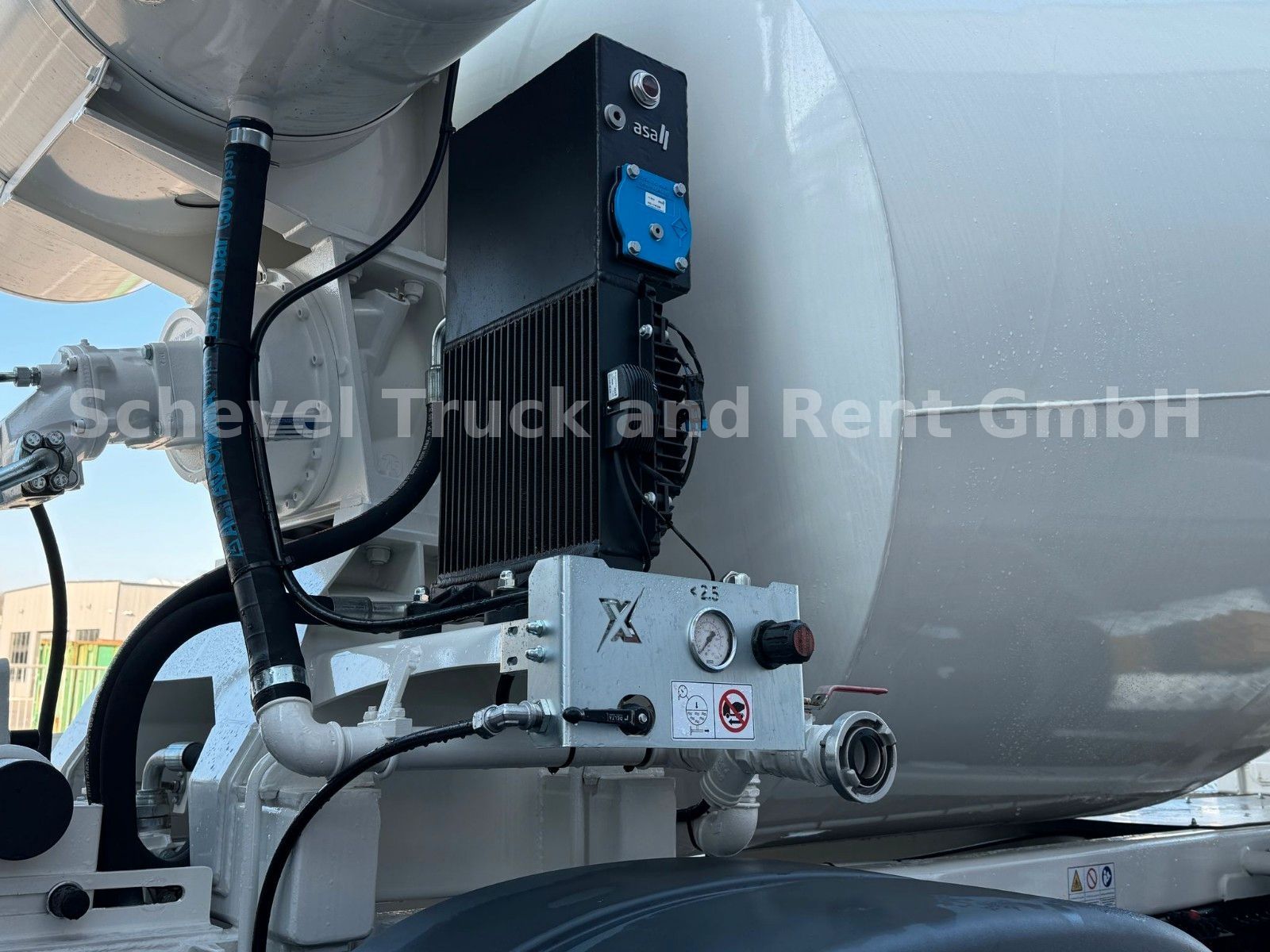 Fahrzeugabbildung MAN TGS 32.440 BB 8x4 Betonmischer EML 9