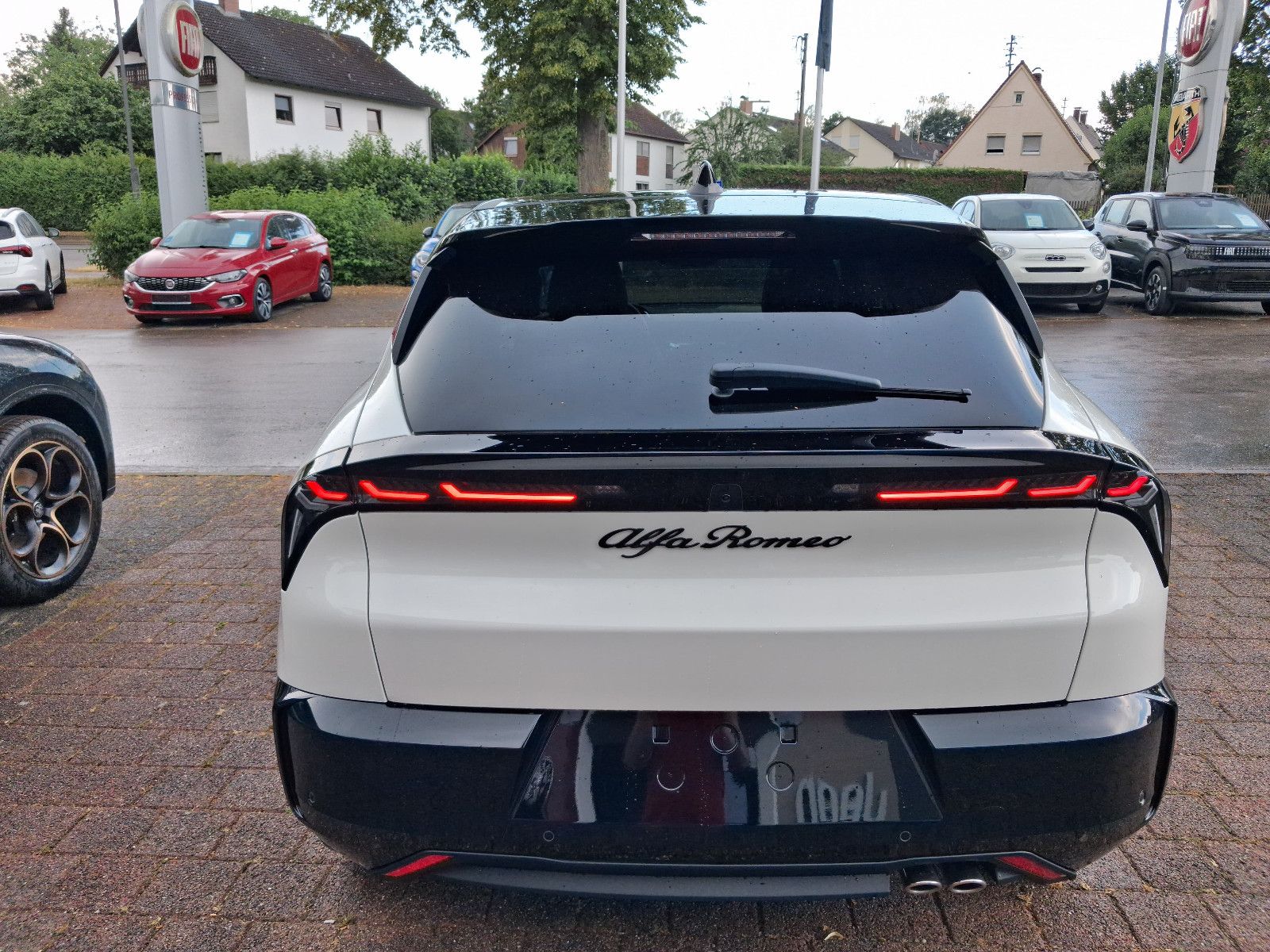 Fahrzeugabbildung Alfa Romeo Junior Ibrida 1.2 VGT 48V-Hybrid 107 kW Ti