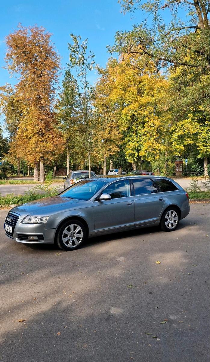 Audi Quattro 2010 — салон