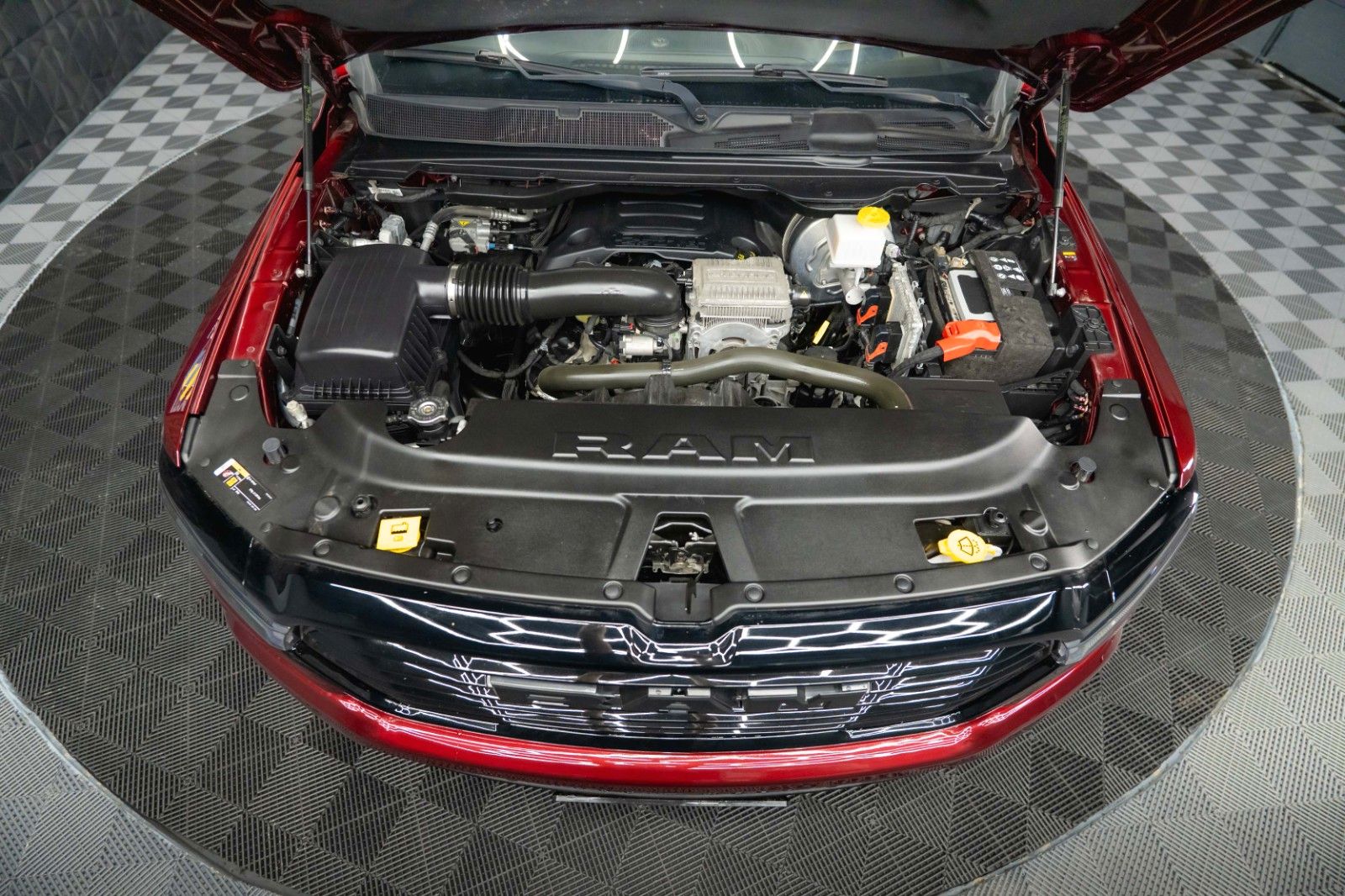Fahrzeugabbildung Dodge RAM 5.7 V8 HEMI 4x4 LIMITED NightEdition Offroad
