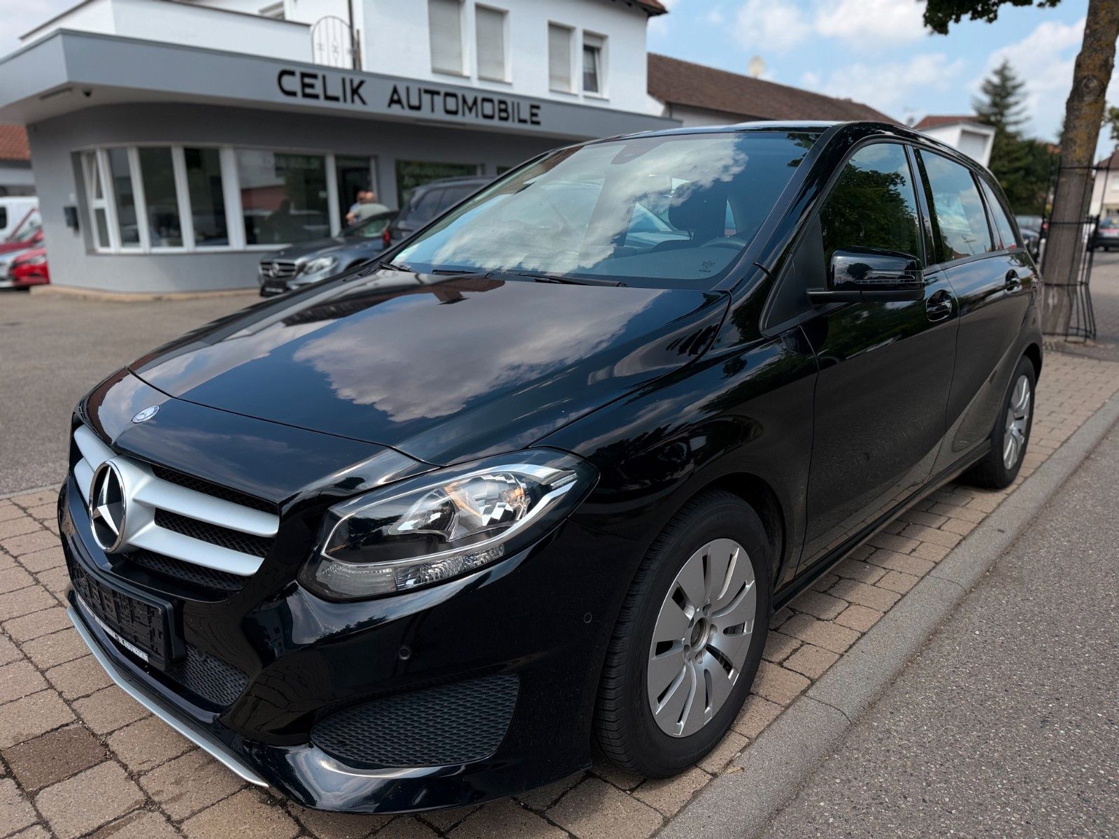 Mercedes B 180 - 1