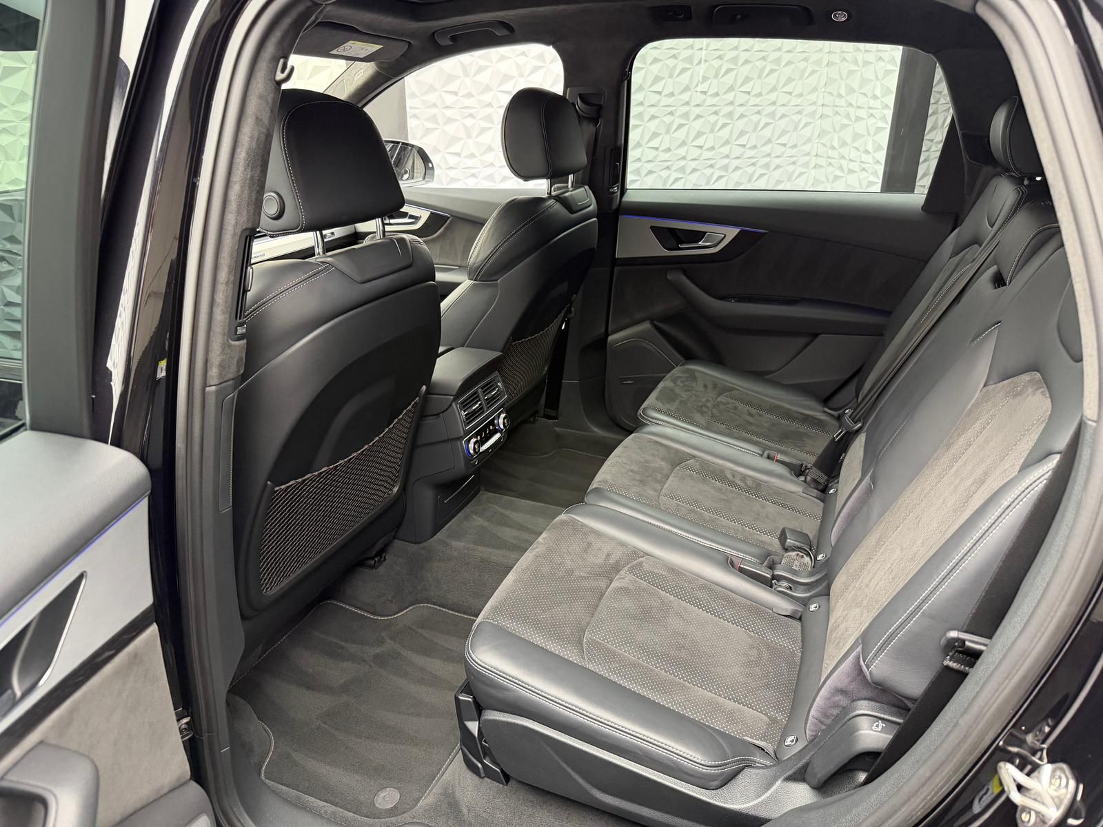 Fahrzeugabbildung Audi 3.0 TDI QUAT/S-LINE/7-SITZE/ALLRADLENK/PANO/STHZ