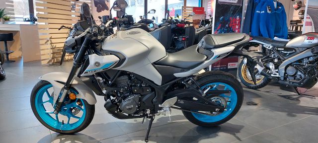 Yamaha MT- 03  2025  Modell  Neu  5 J. Garantie