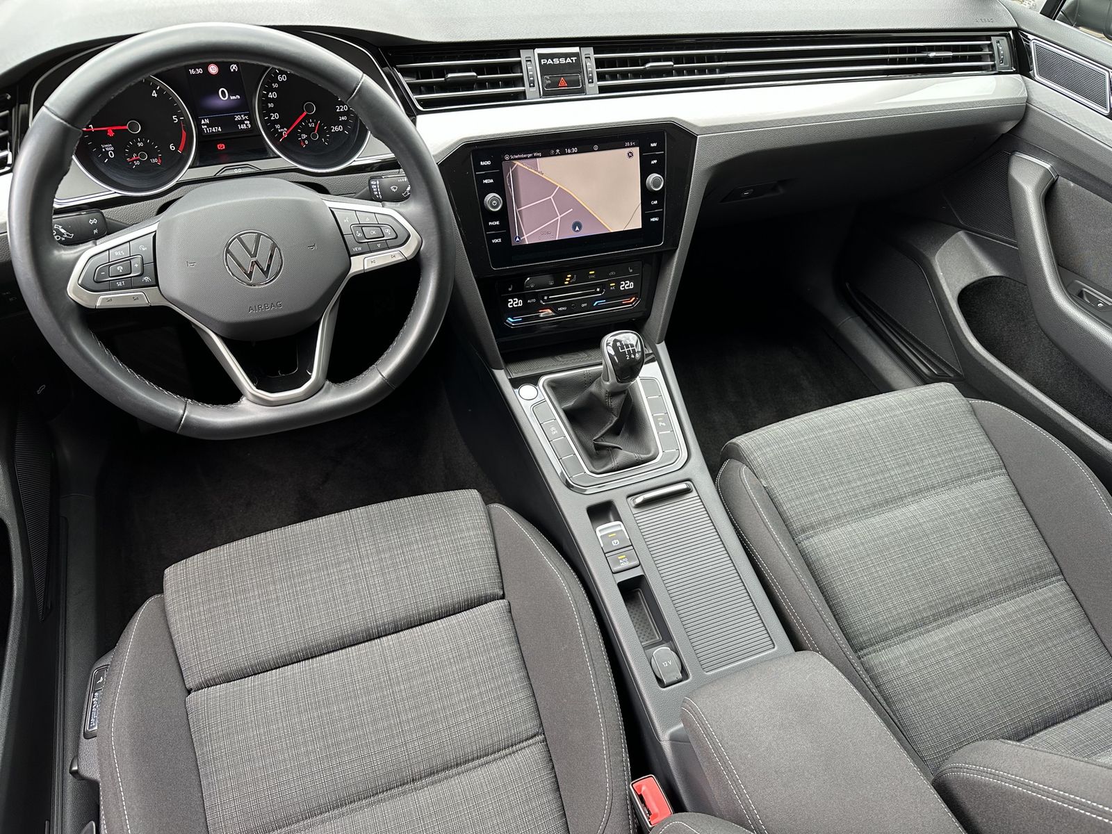 Fahrzeugabbildung Volkswagen Passat Variant 2.0 TDI Business NAV+LED+ACC+KAM