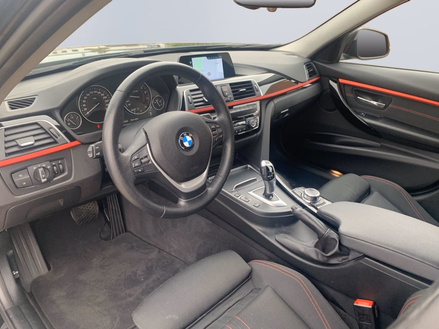 BMW 318 i Touring Sport Line *LED*AHK*HiFi*PDC*SHZ*