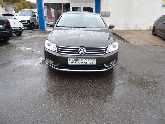 Fahrzeugabbildung Volkswagen Passat Lim. Comfort/Xenon/Navi/140PS/2.Hd/