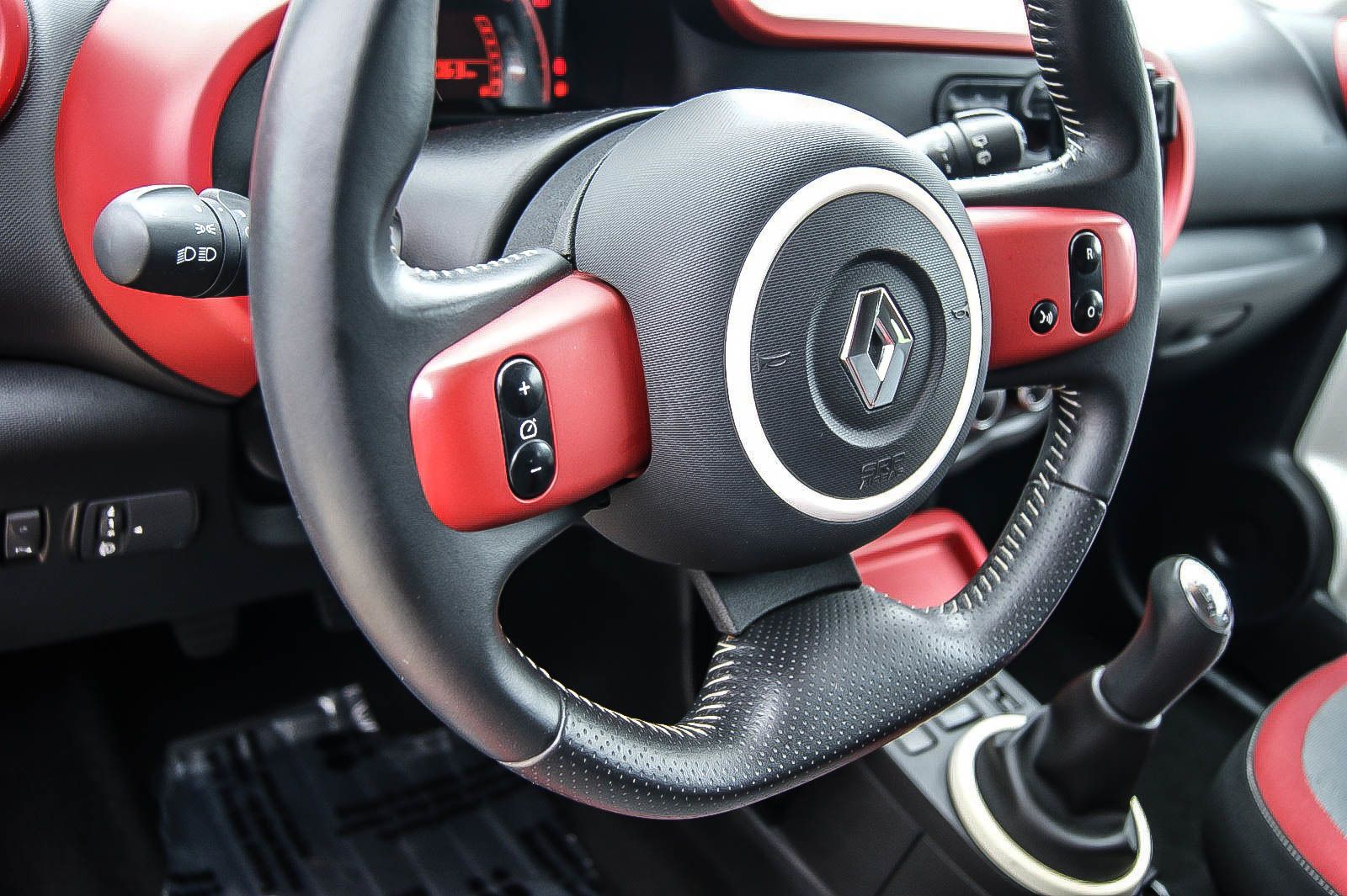 Fahrzeugabbildung Renault Twingo Dynamique 1.0 FALTDACH PDC SIHZG TEMPOMAT