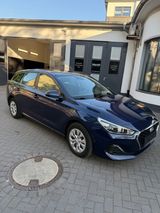 Hyundai i30 1.4 Pure Pure - Hyundai i30: Pure