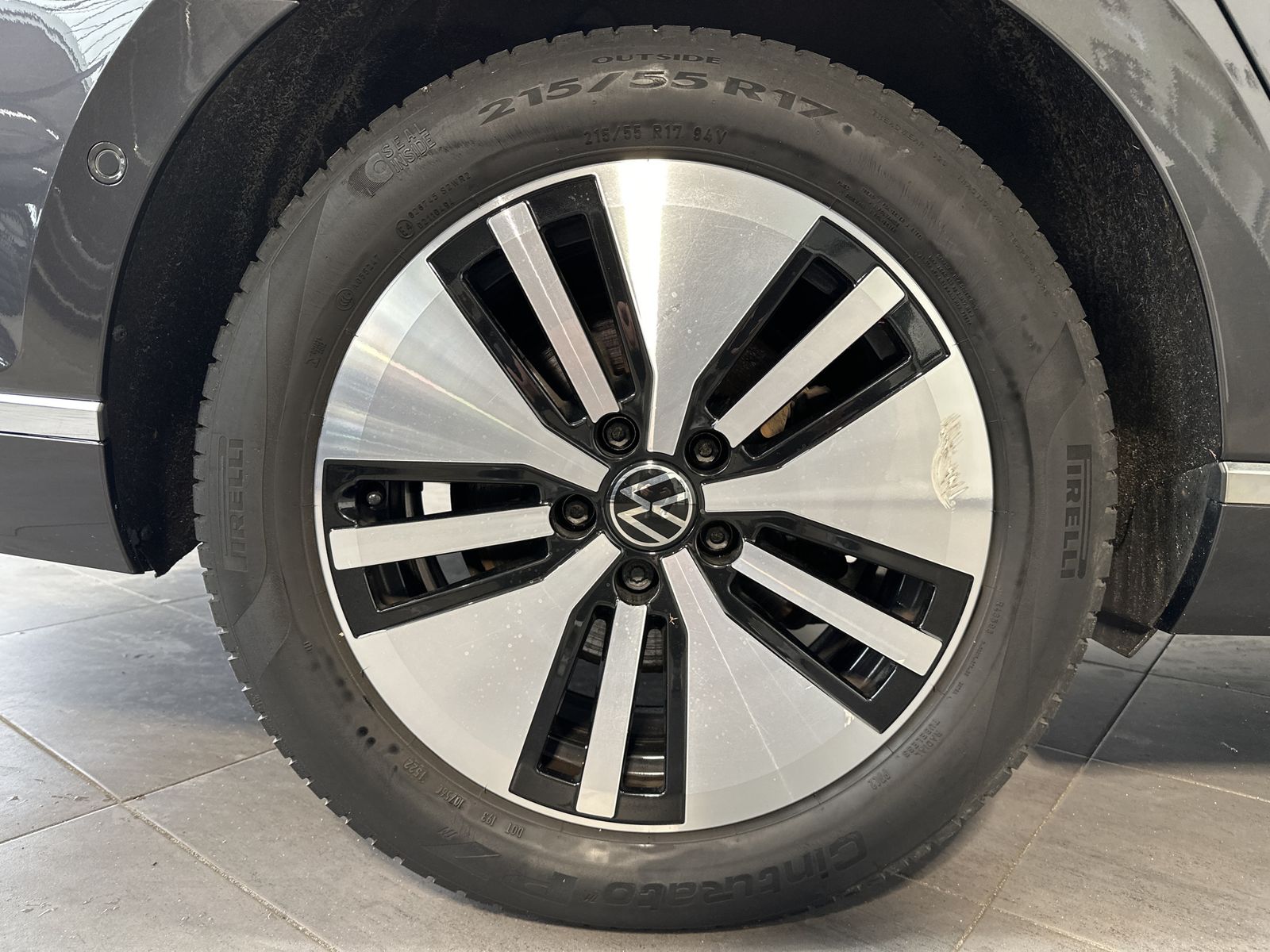 Fahrzeugabbildung Volkswagen Passat Variant GTE NAV+LED+PANO+AHK+STANDHEIZUNG