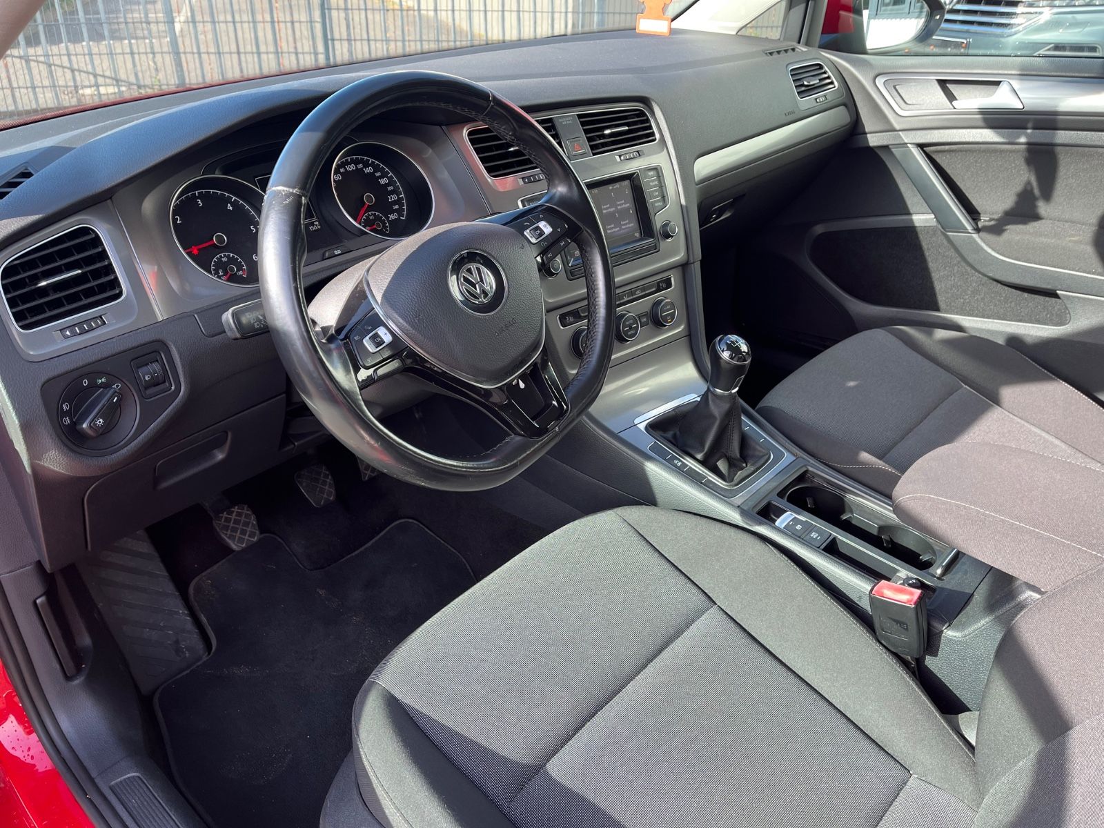 Vw Golf VII Lim. Trendline BMT TÜV & Inspektion neu – Bild 14