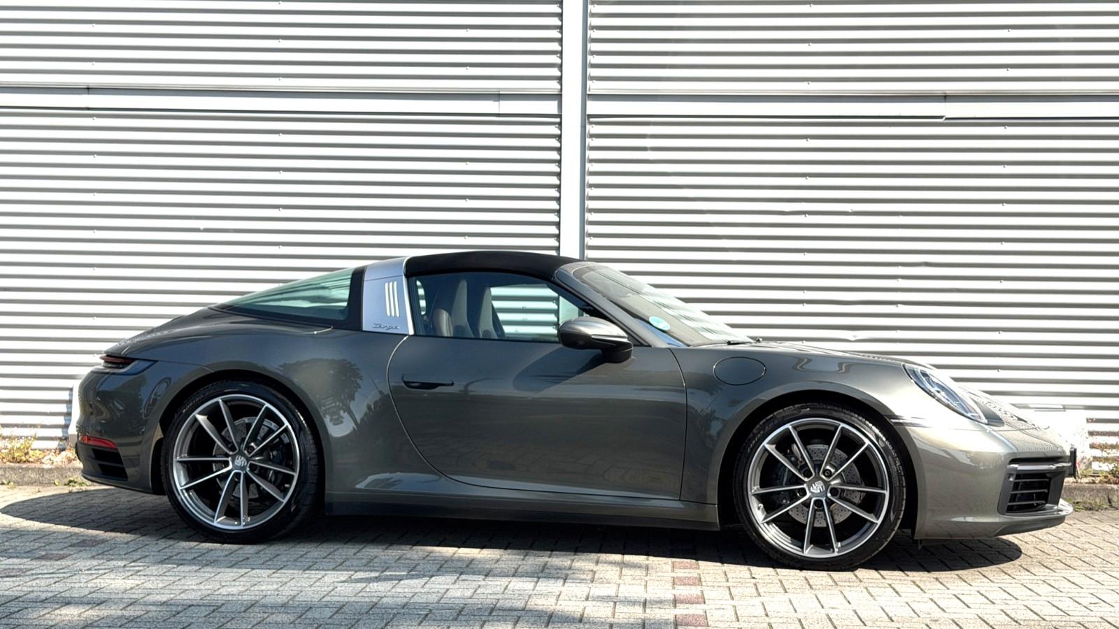 Porsche 992 Carrera 4 Targa Techart - Performance