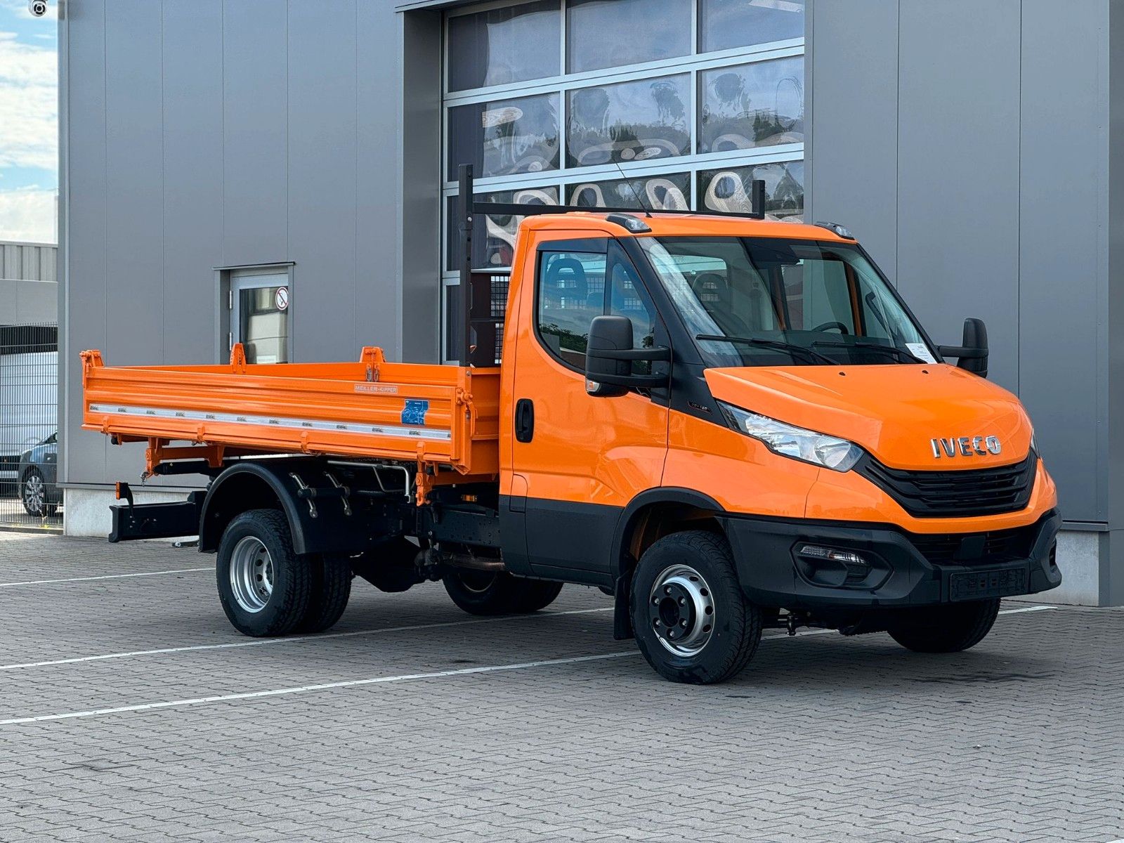 Fahrzeugabbildung Iveco Daily 70C18 MEILLER Kipper Nutzlast 3.610 Kg