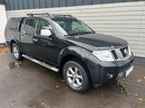 Nissan Navara Pickup Double Cab LE 4x4 LB - Nissan Navara: Cab