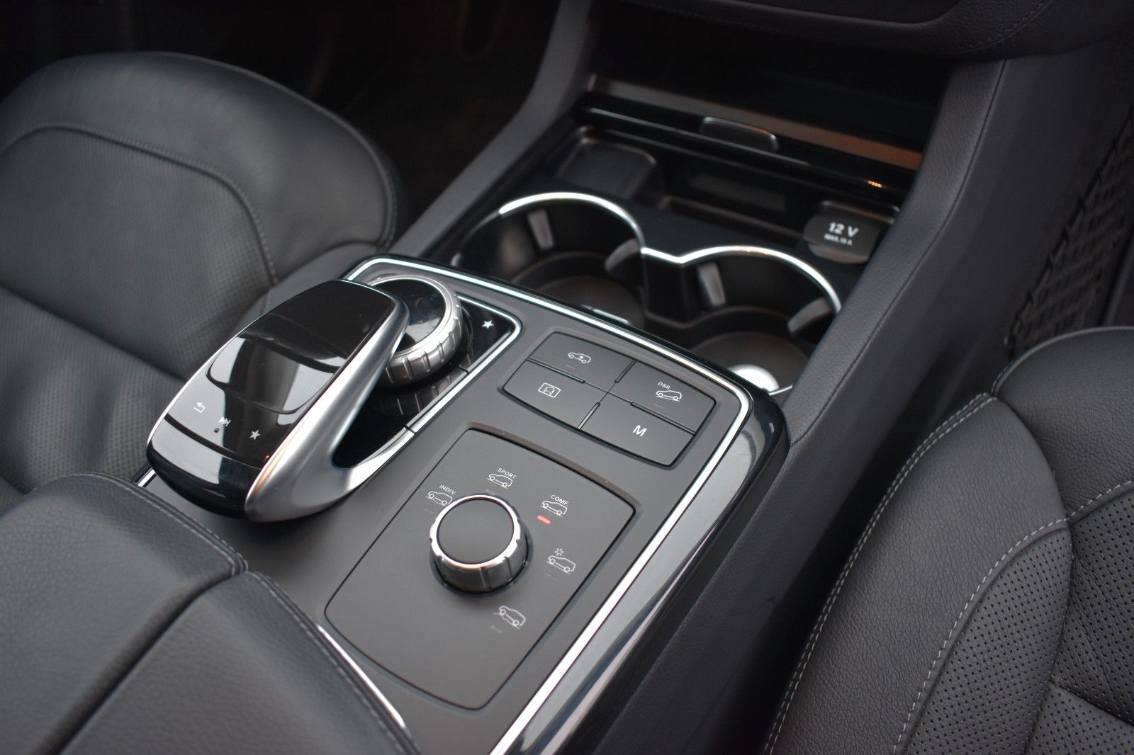 Fahrzeugabbildung Mercedes-Benz GLE 400 4Matic Distronic AHK 21* Keyless-go