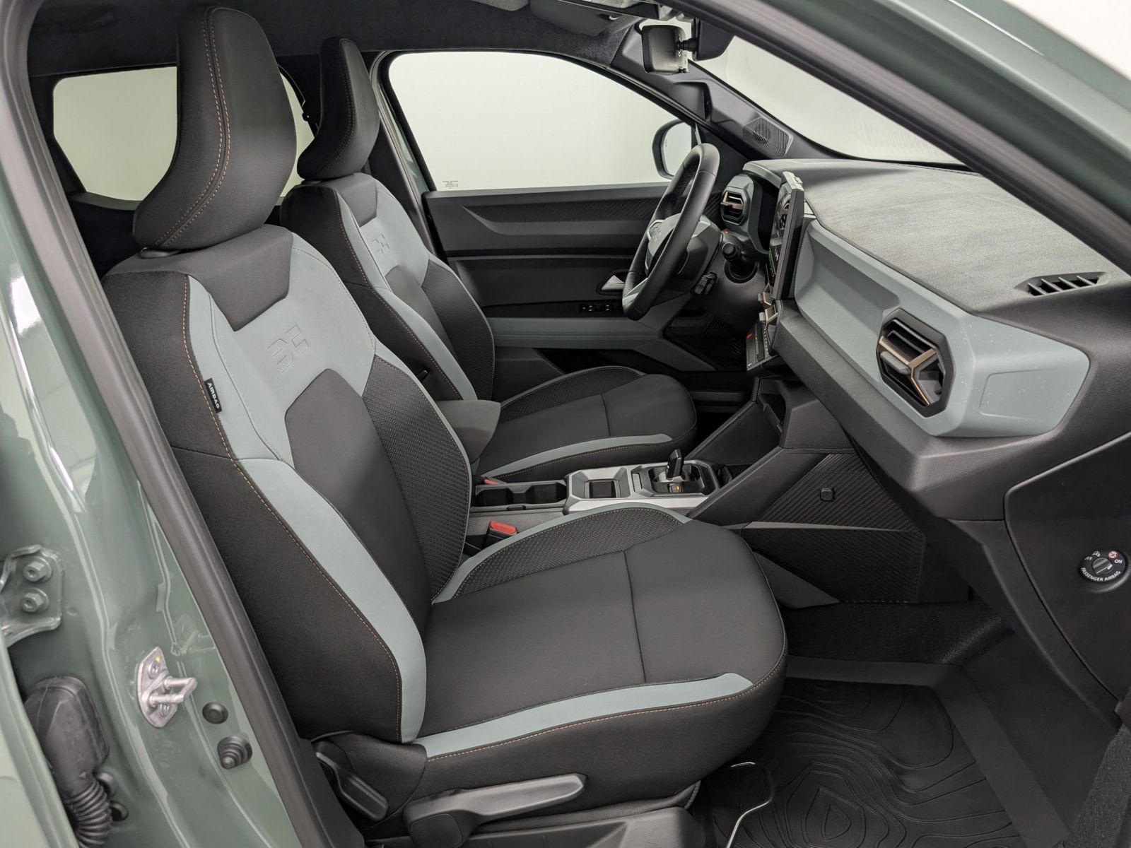 DACIA Duster Extreme Hybrid 155 Winter-Plus – Bild 12
