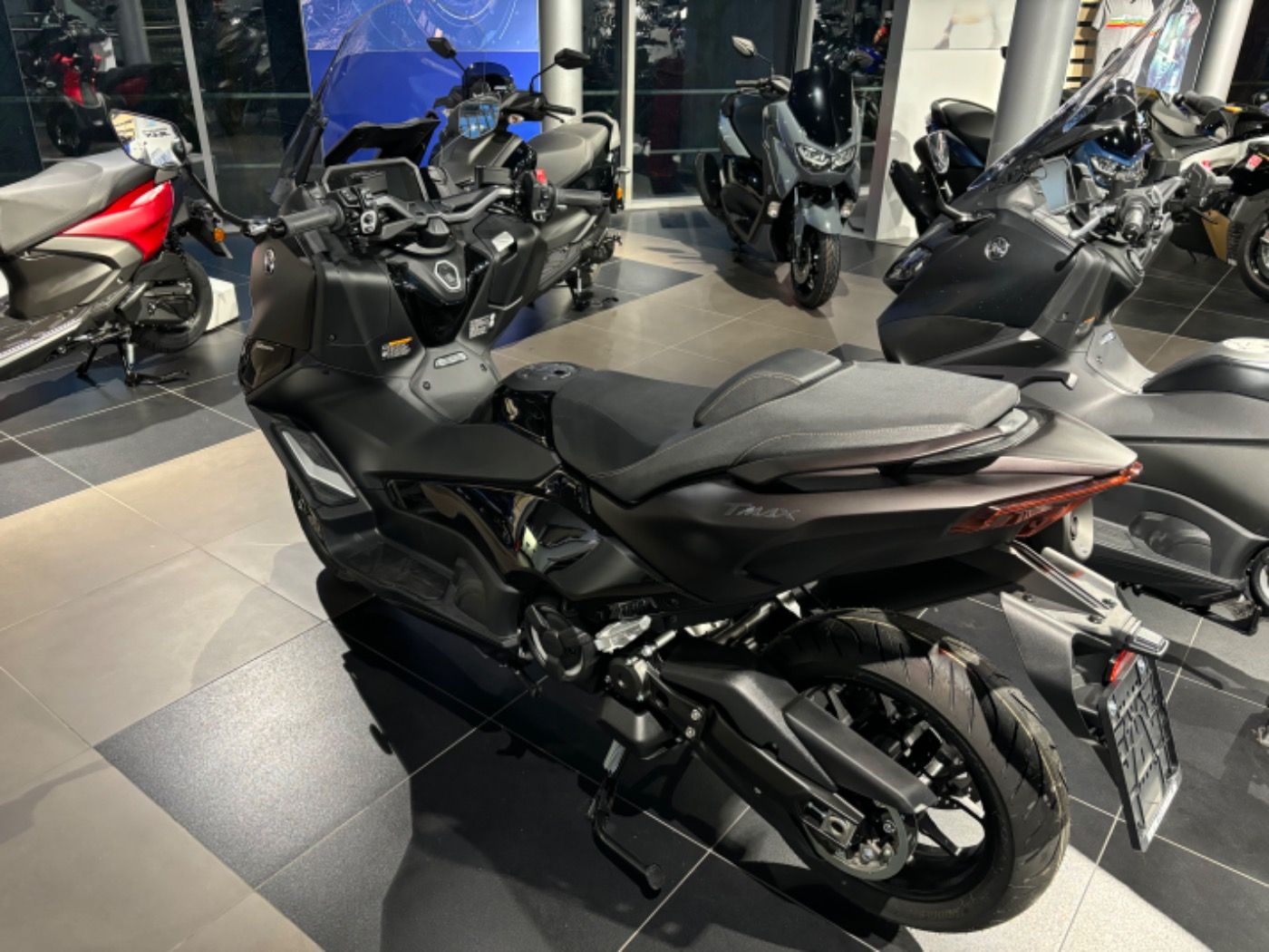 Fahrzeugabbildung Yamaha TMax 560 Techmax Modell 2023 Tageszulassung