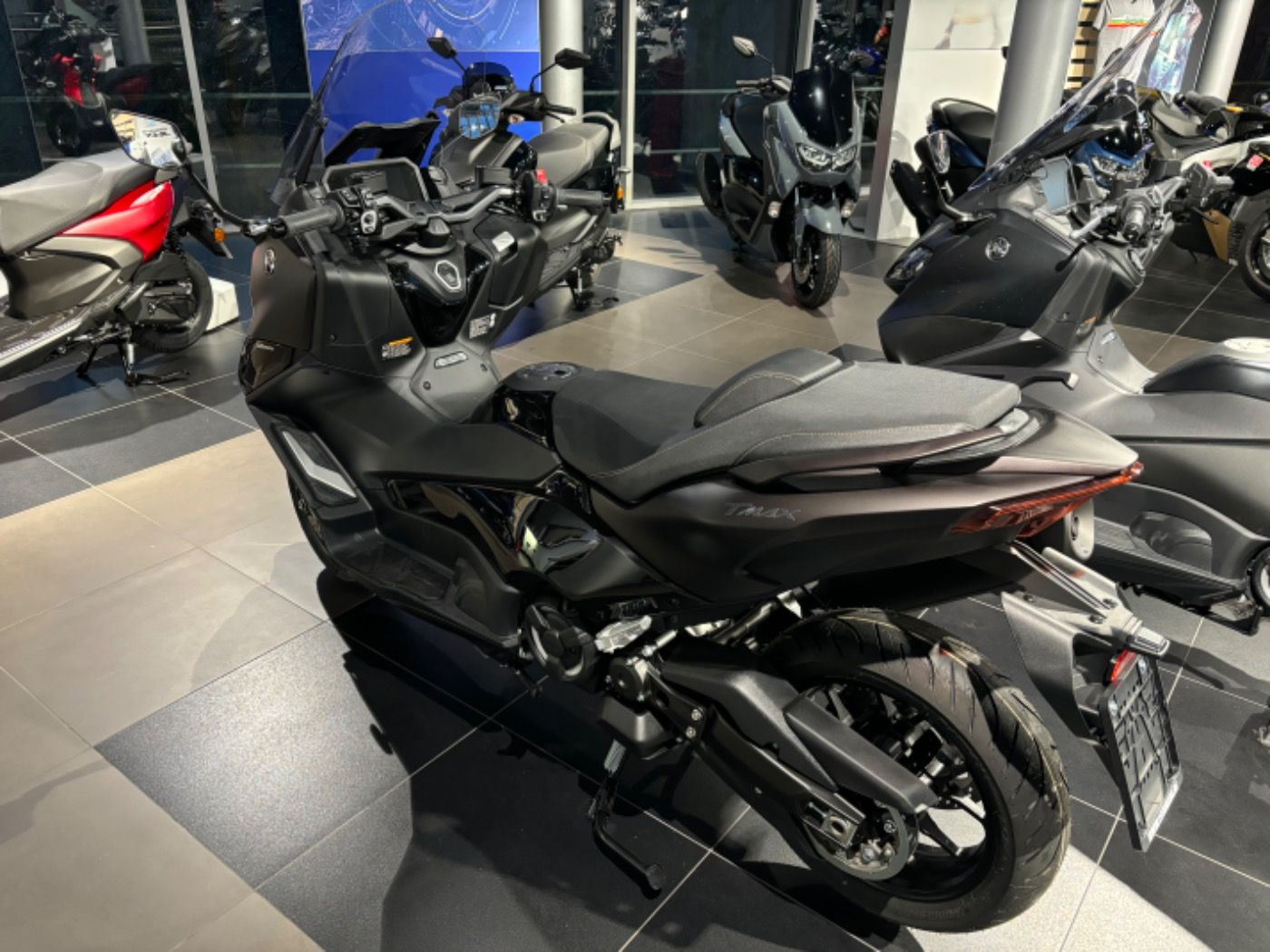 Fahrzeugabbildung Yamaha TMax 560 Techmax Modell 2023 Tageszulassung