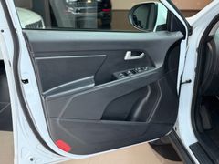 KIA Sportage Attract 2WD*KLIMA*KAMERA*SHZ*NAVI*TOP KIA Sportage Attract 2WD*KLIMA*KAMERA*SHZ*NAVI*TOP