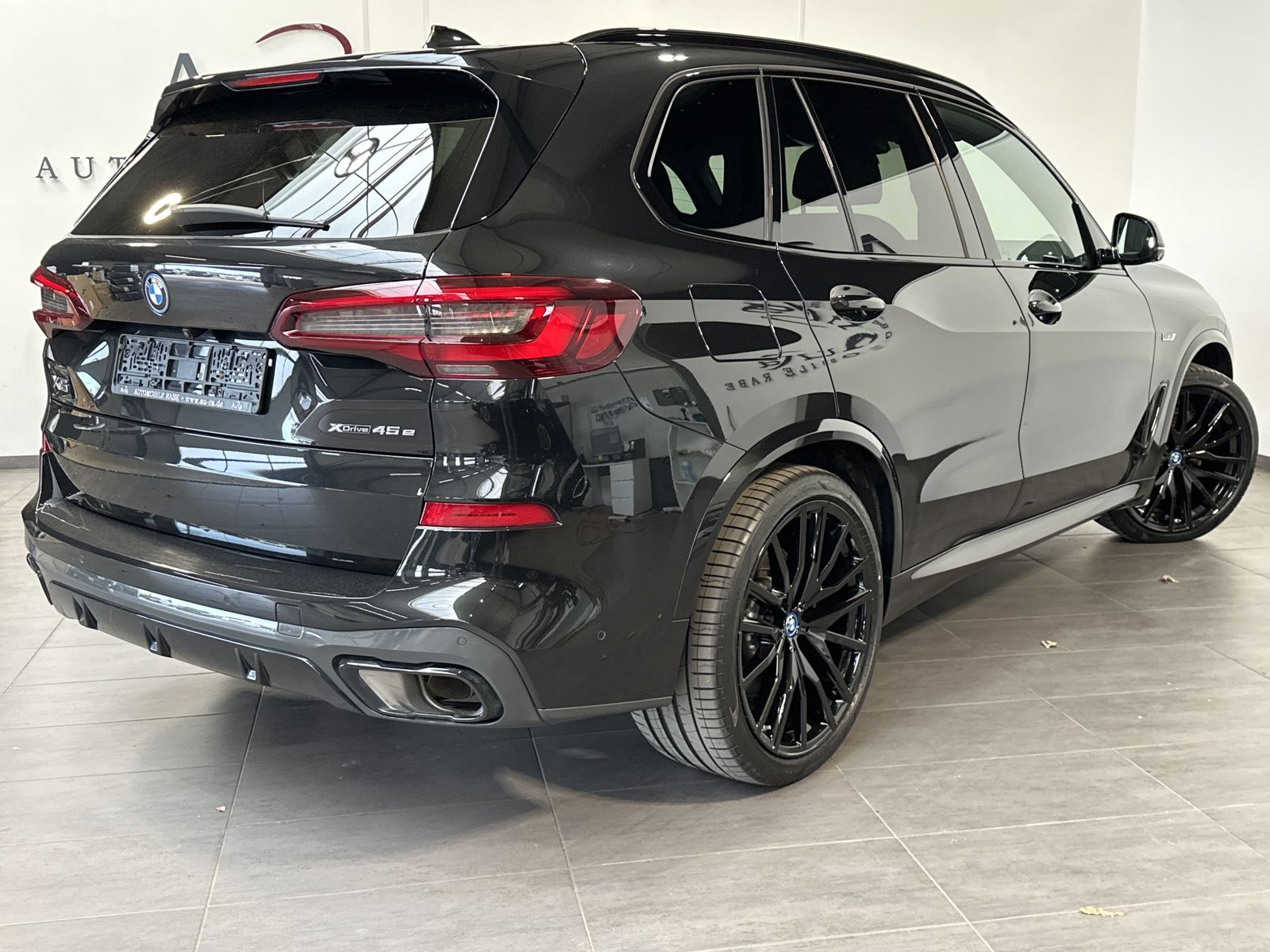 Fahrzeugabbildung BMW X5 xDrive45e M-Sport NAV+LASER+ACC+AHK+H/K+22ZO