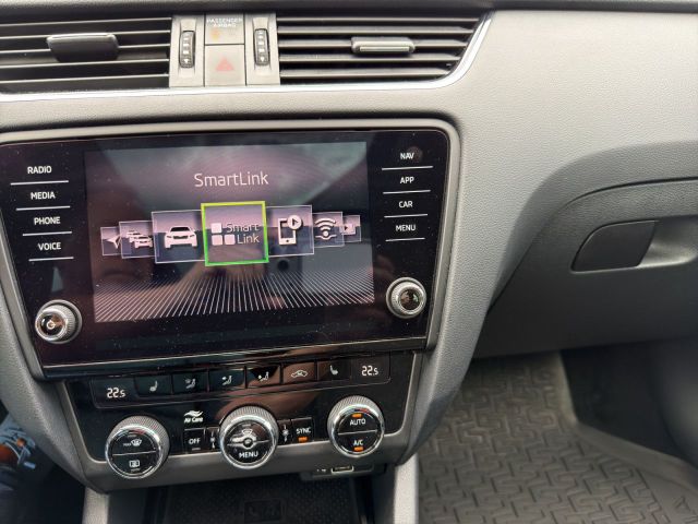 Octavia Combi Sol 2.0 TSI DSG/AHK/LED/NAVI/PANO/