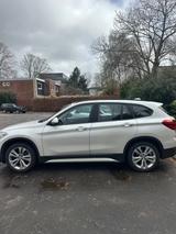 BMW X1 xDrive18d Mineralweiß metallic - BMW X1 Gebrauchtwagen in Hamburg