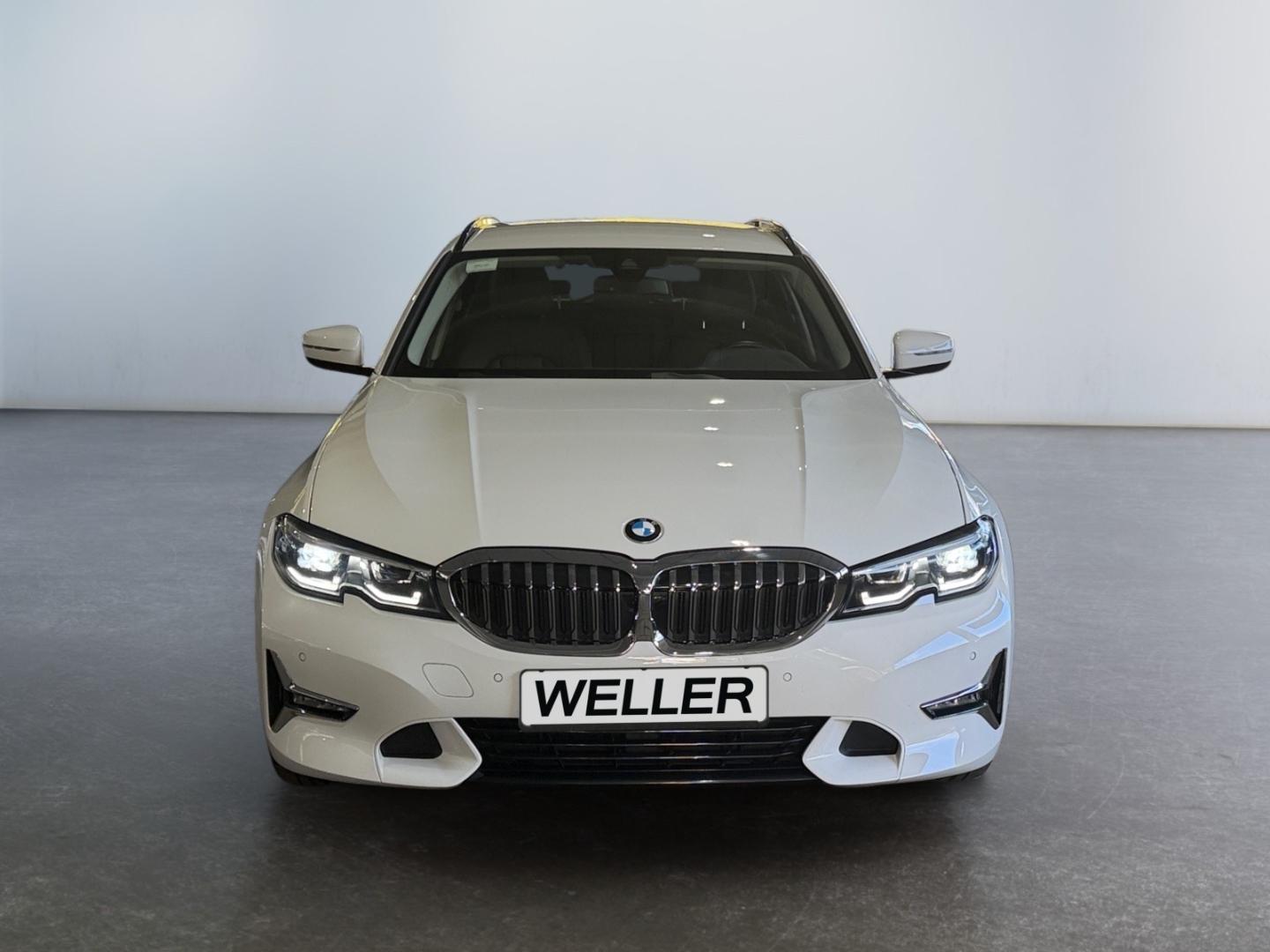 BMW 318 i Touring Luxury Line*AUTOMATIK*LED*PDC*KAME
