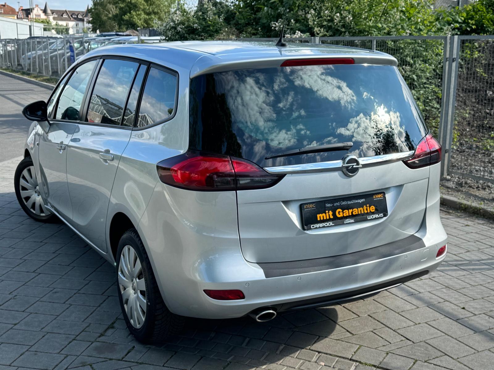 Opel Zafira 2012 — photo 8