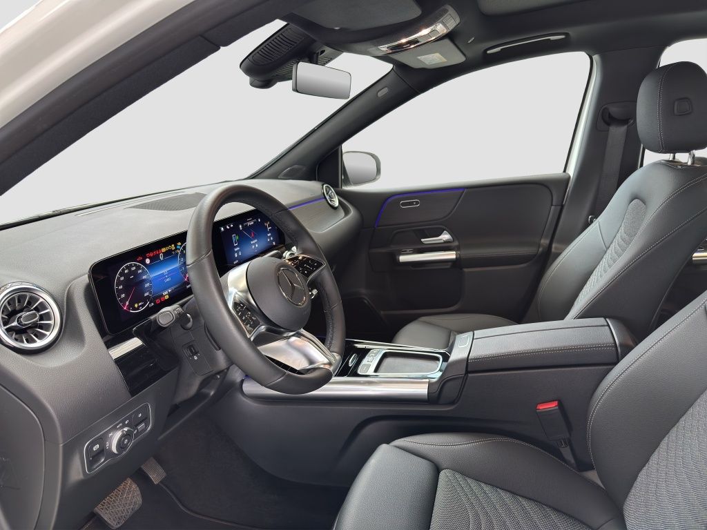 Fahrzeugabbildung Mercedes-Benz B 200 Pano*SD*KeyLess*LED*PDC*ParkAss*SpurH*ACC