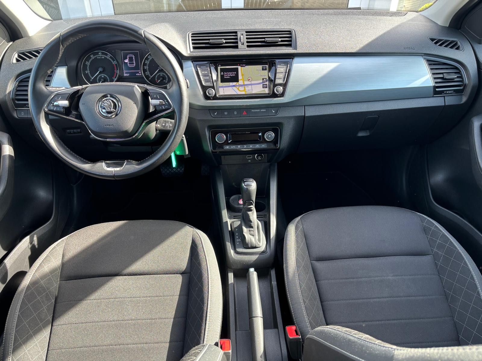 Fahrzeugabbildung SKODA Fabia Combi DSG BUSINESS-NAV-PDC-SHZ-APPS-TEMP