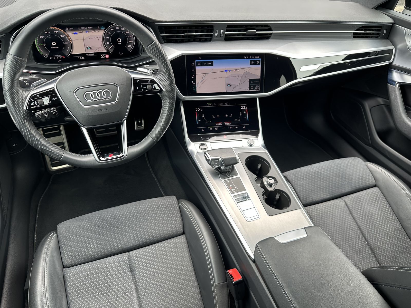 Fahrzeugabbildung Audi A6 Avant 55 TFSI e Qu S-Line NAV+MATRIX+AHK+20ZO