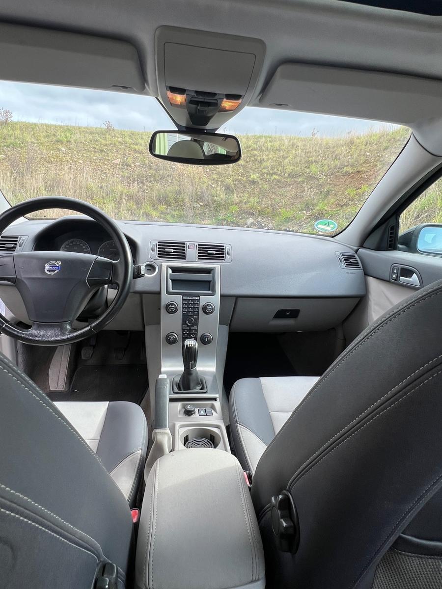 Volvo V50 2004 — photo 12