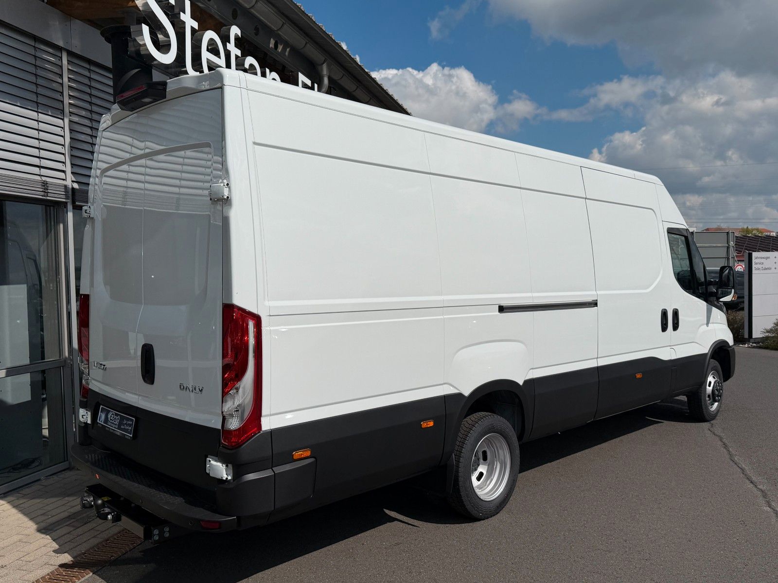 Fahrzeugabbildung Iveco Daily 35C21 HA8 *R4.100mm*AHK*Automatik*LED*