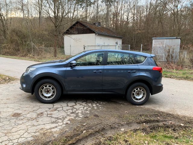 Toyota RAV 4 / 4x4 / 1. Hand / incl. Car-Garantie