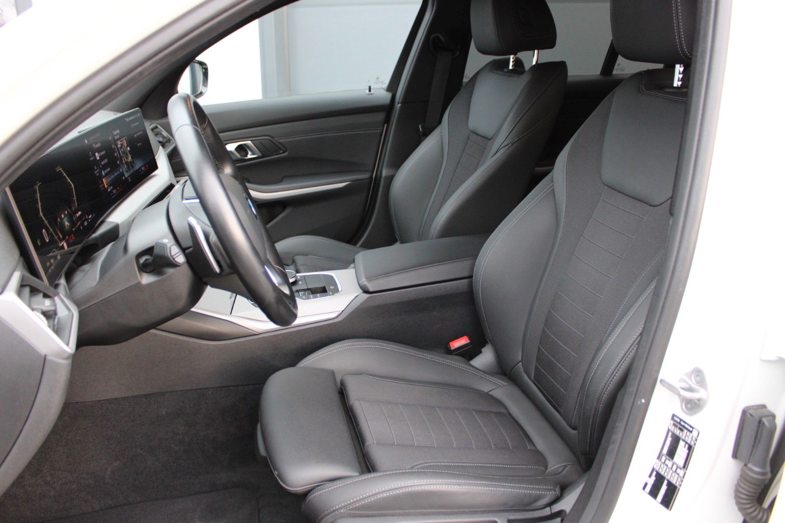 BMW 318d Touring LEDER AHK PDC LED NAVI SHZ foto 19