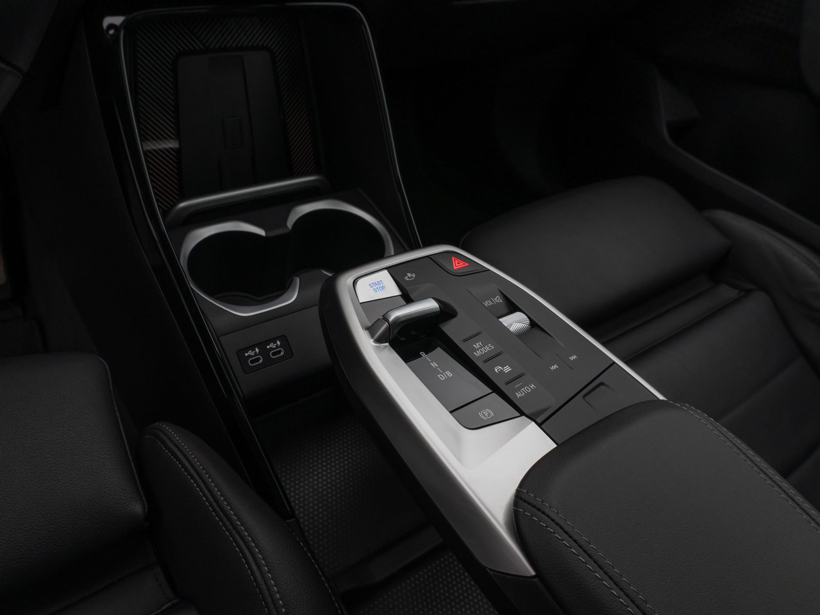 Fahrzeugabbildung BMW iX1 xD30 M Sport Pro Panorama 360°HUD DAB H/K