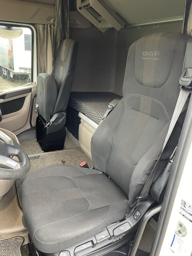 Fahrzeugabbildung DAF FT XG 530