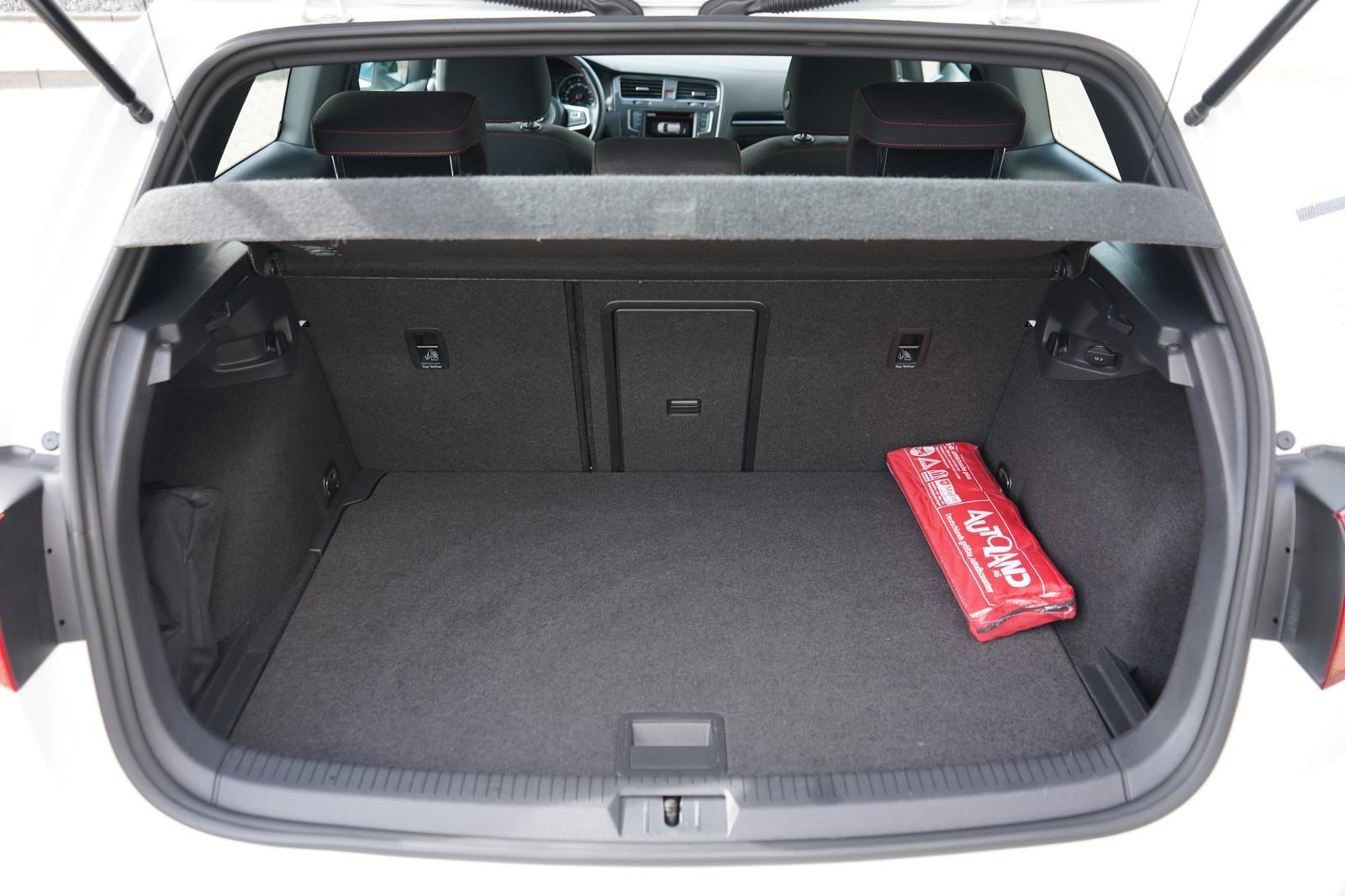 Volkswagen Golf VII 2.0 GTI Sitzheizung Klimaaut. PDC AHK