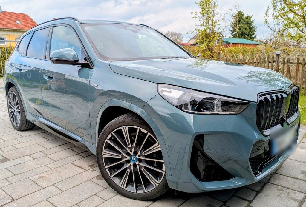 Image of BMW iX1
