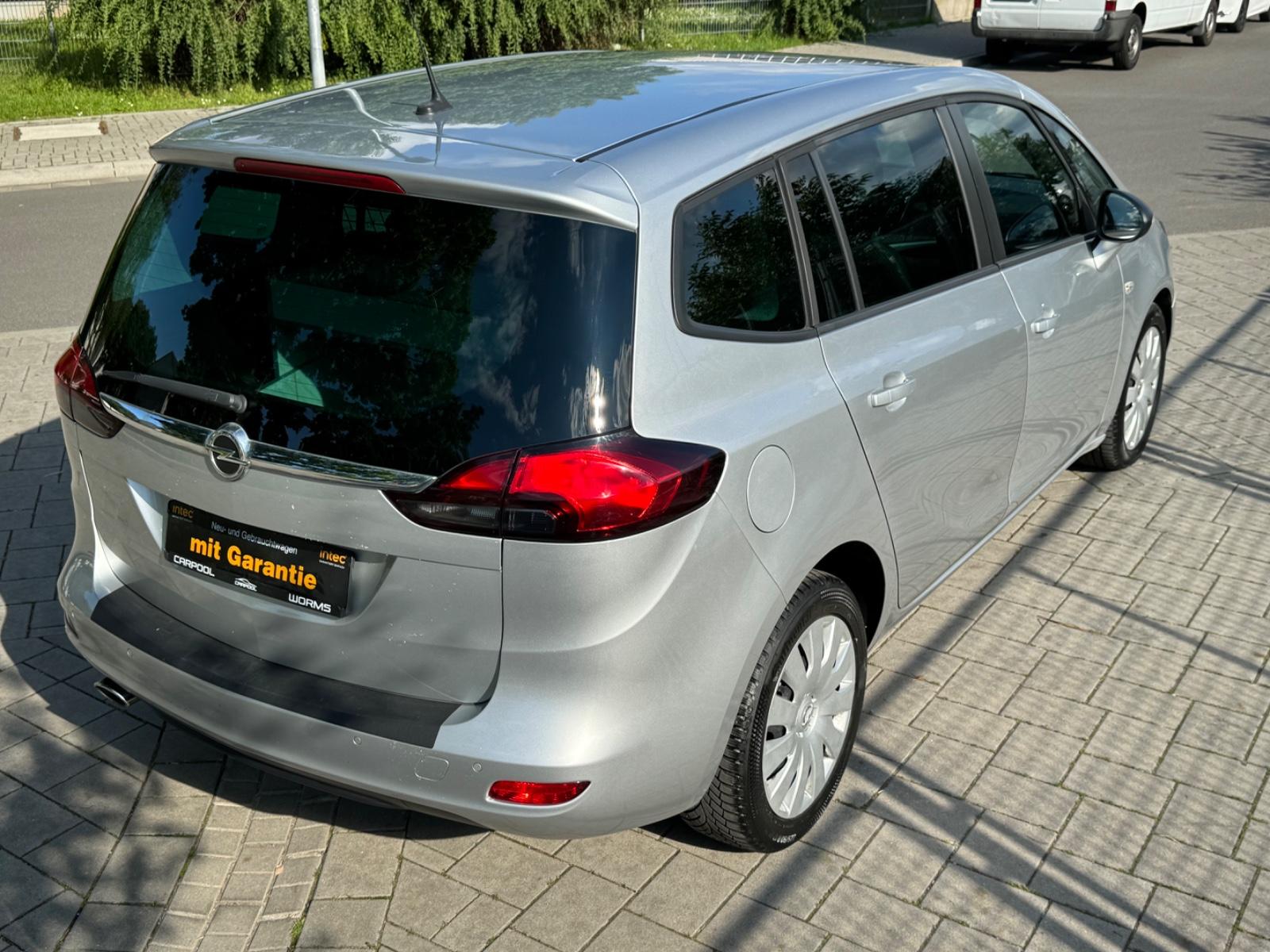 Opel Zafira 2012 — photo 13