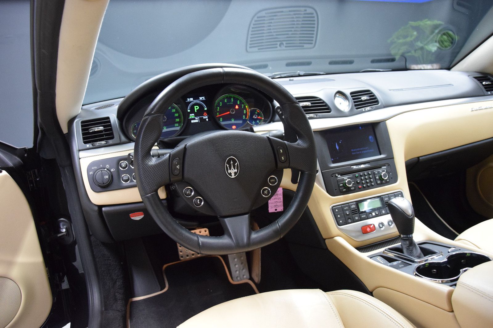 Fahrzeugabbildung Maserati Gran Turismo Sport Bi-Xenon PDC Leder Memory
