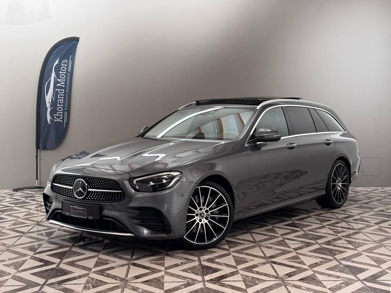 Mercedes-Benz E 400  T AMG Line 4Matic Sonderausstattung Pano.
