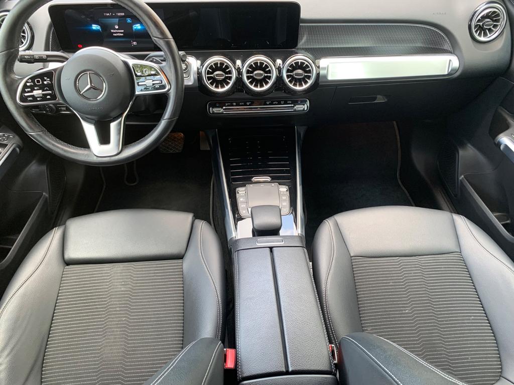 Mercedes-Benz GLB 220