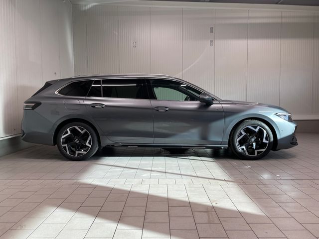 Passat Variant R-line 2.0 TDI DSG AHK RFK LED