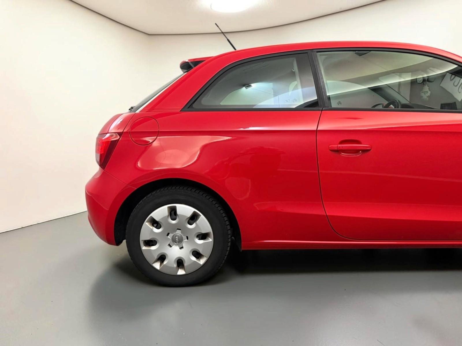 Audi A1 ambition*NAVI*SHZ*LÜCKENLOS AUDI S-HEFT*KLIMA