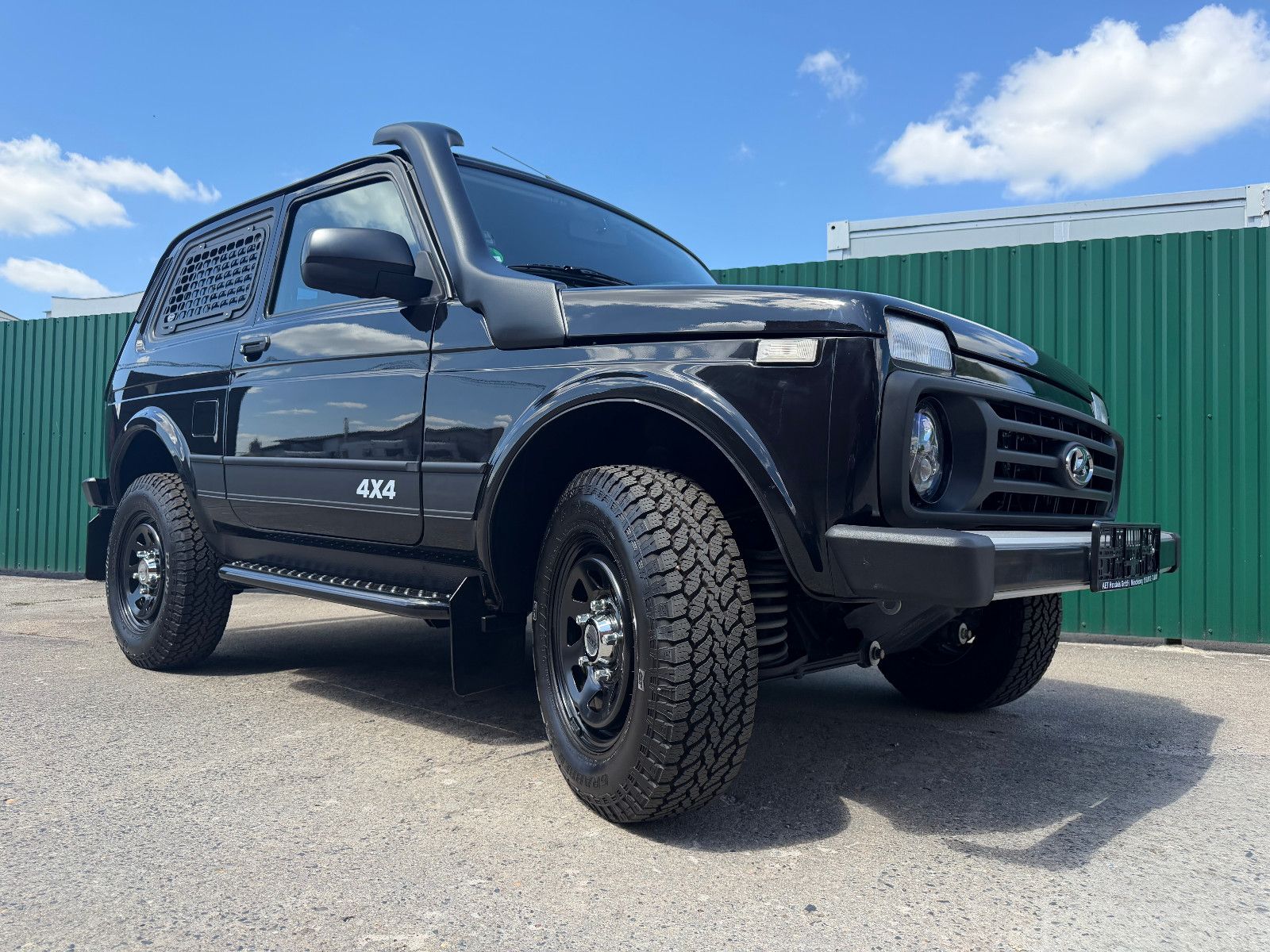 Fahrzeugabbildung Lada NIVA ! NEUE VIP-2-AUSST.! LEGEND "PREMIUM PLUS"!