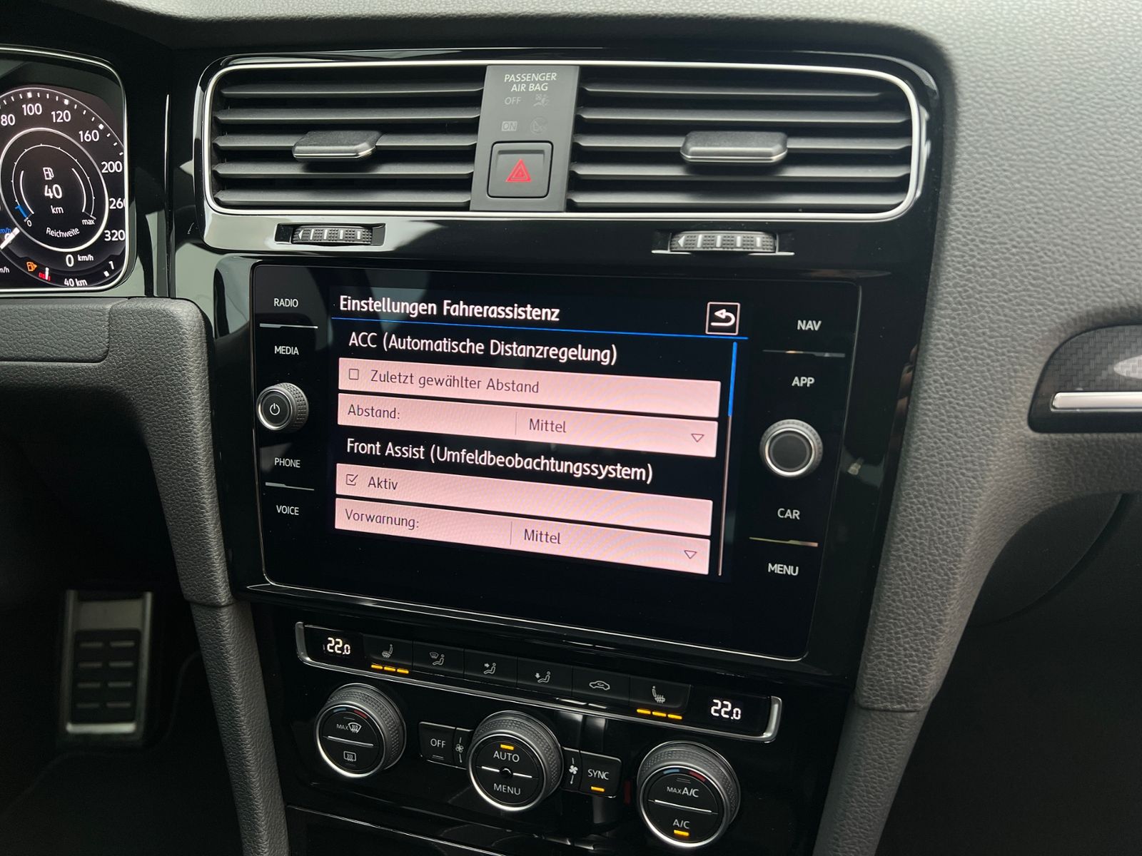 Fahrzeugabbildung Volkswagen Golf VII R 4MOTION 2.0 TSI OPF DSG *Sportauspuff