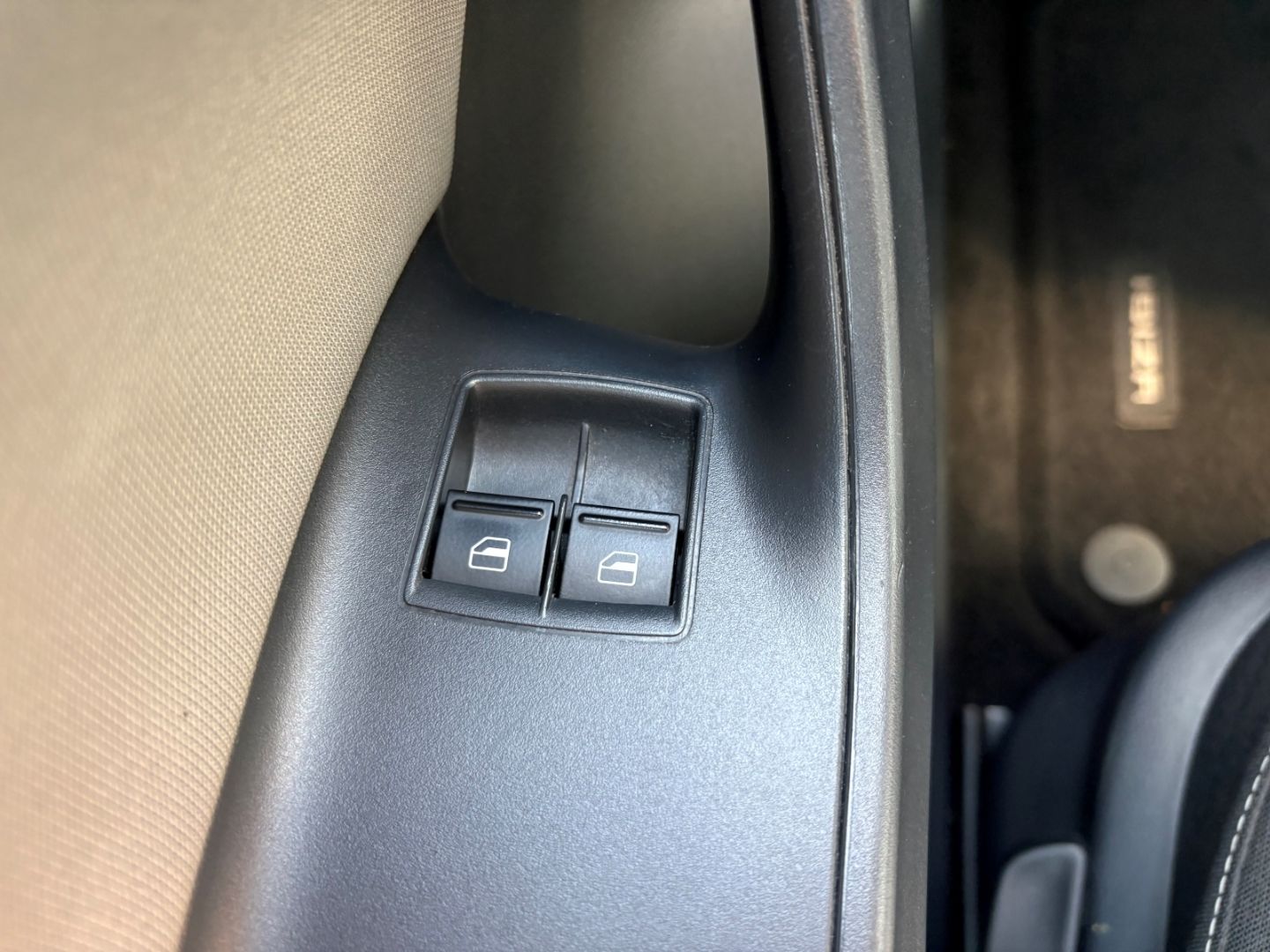 Fahrzeugabbildung SEAT Ibiza SC Stylance Style 8fach bereift Sitzheizun